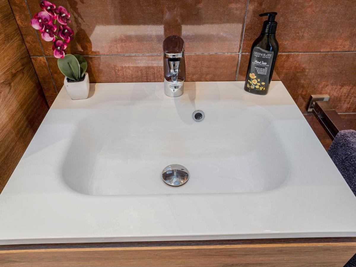 Upscale Bungalow In Lanaken With Private Garden Buitenkant foto
