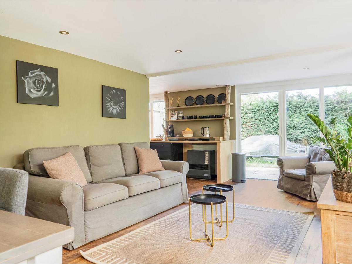 Upscale Bungalow In Lanaken With Private Garden Kamer foto