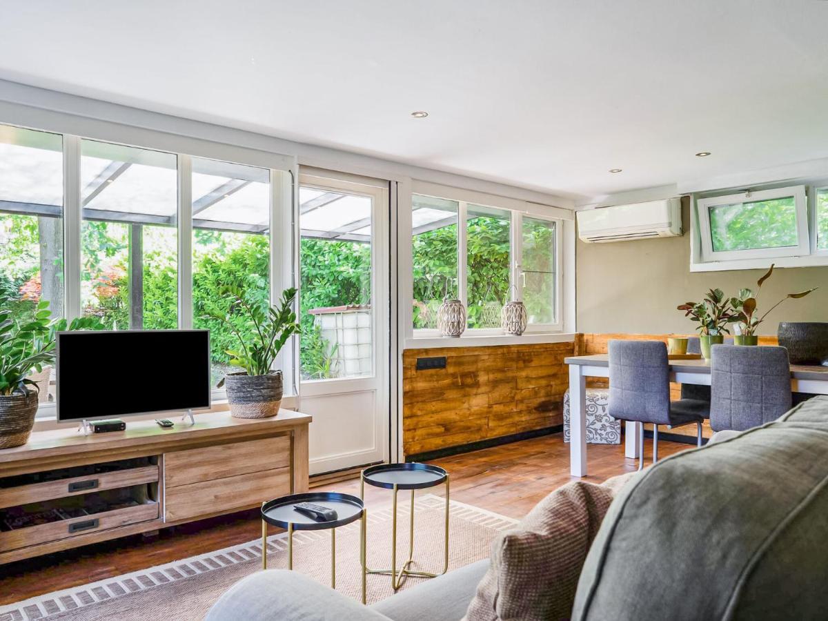Upscale Bungalow In Lanaken With Private Garden Buitenkant foto