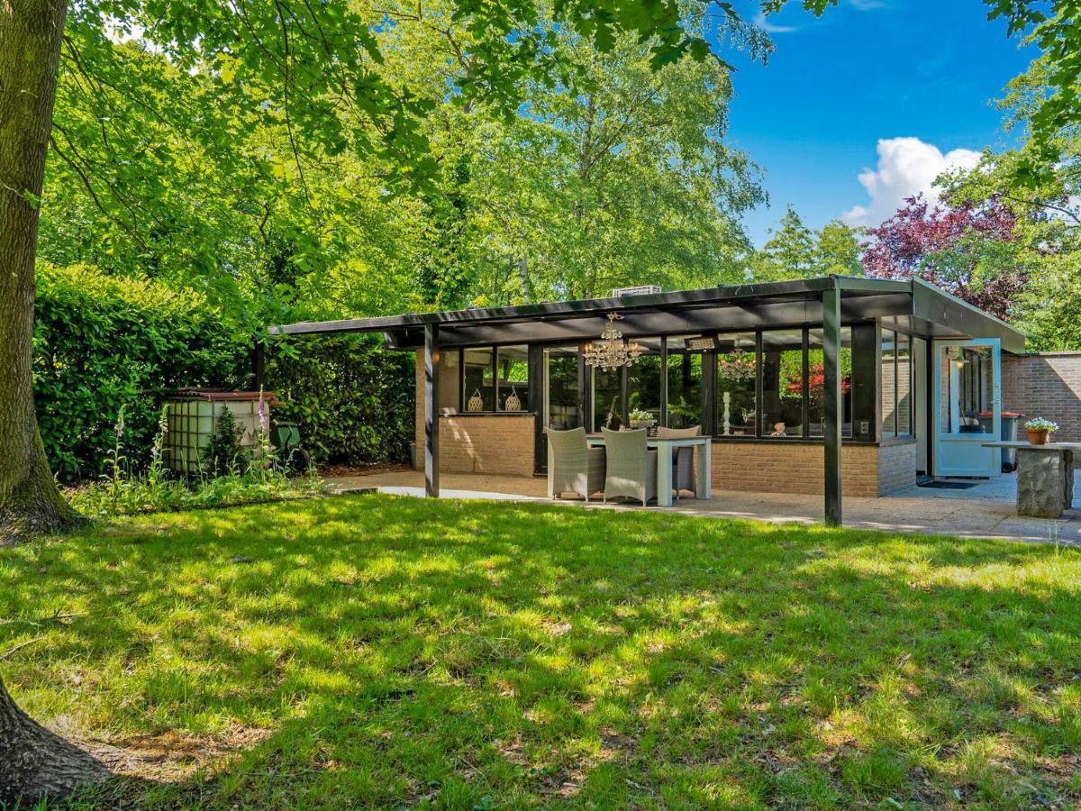 Upscale Bungalow In Lanaken With Private Garden Kamer foto